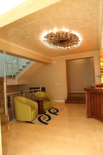 Hotel Autostrada (highway)