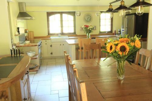 Chalet Falcon (le Chable/verbier) Ski-in + Jacuzzi