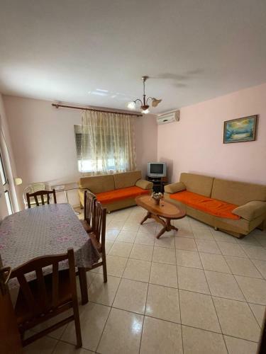 Xheni`s Apartments