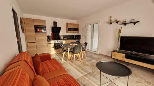 Petite Maison En Pierre