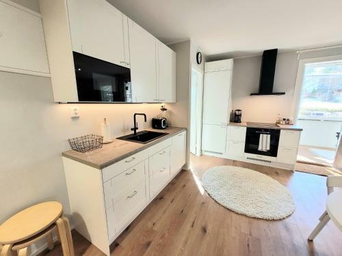 Lovely 2 Bdrm Apartment