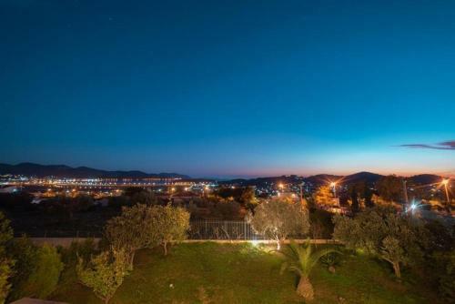 Nostalgia Apartment In Anavyssos Overlooking