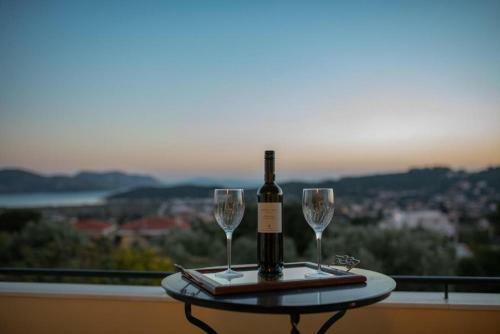 Nostalgia Apartment In Anavyssos Overlooking