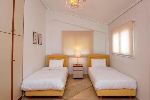 Nostalgia Apartment In Anavyssos Overlooking