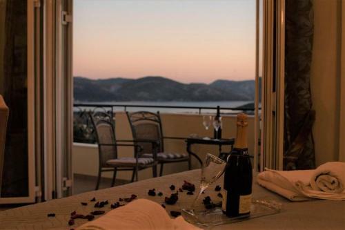 Nostalgia Apartment In Anavyssos Overlooking