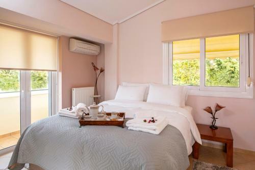 Nostalgia Apartment In Anavyssos Overlooking