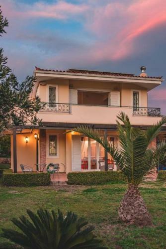 Nostalgia Apartment In Anavyssos Overlooking