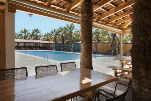 Bonaventure Villa - Largest Villa In Athens For Groups