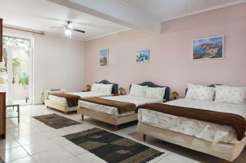 Bonaventure Villa - Largest Villa In Athens For Groups