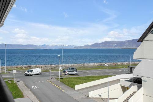 Charming, 2 Bedroom Seaside Apartment