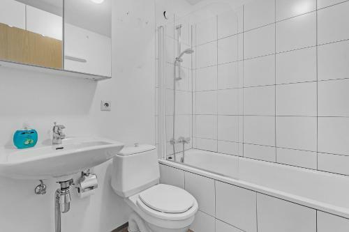 Charming, 2 Bedroom Seaside Apartment