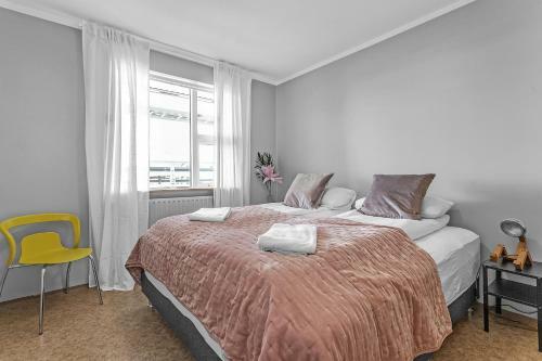 Charming, 2 Bedroom Seaside Apartment