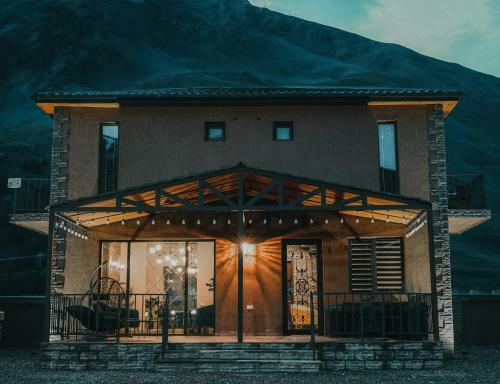Hostal Kazbegi Mountains