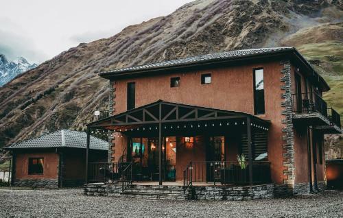 Hostal Kazbegi Mountains