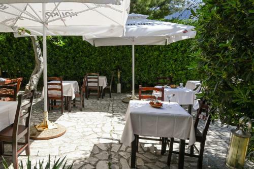 Villa Troya Apartments & Studios