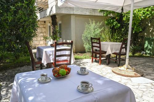 Villa Troya Apartments & Studios