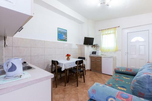 Apartment Lucija With Terrace