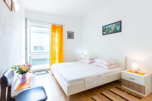 Apartment Lucija With Terrace