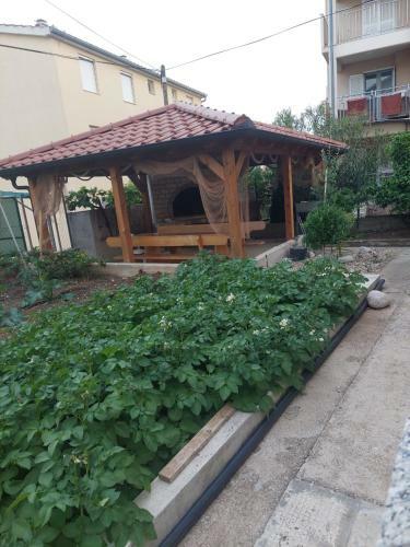 Apartments "jope I Toni"