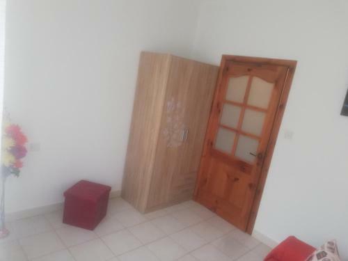 Lovely 3 Bedroom Apartment With Fireplace