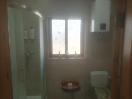 Lovely 3 Bedroom Apartment With Fireplace