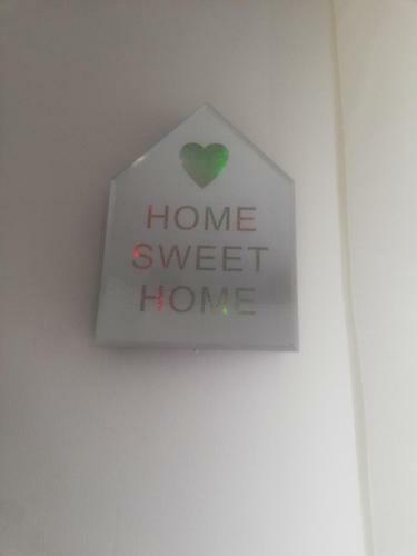 Lovely 3 Bedroom Apartment With Fireplace