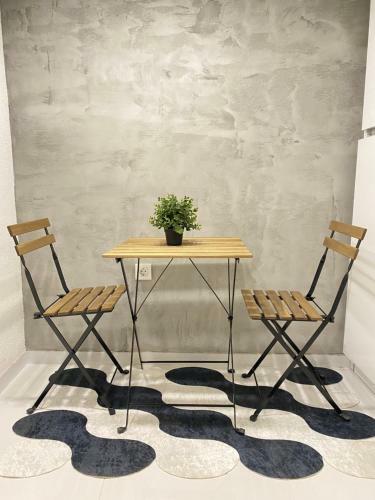 Hostal Wild Pear Old Town Boutique Accommodation