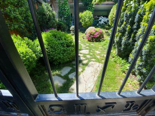 Hostal The Zodiac Garden Hotel