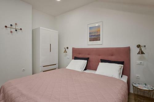 Apartments Maruna