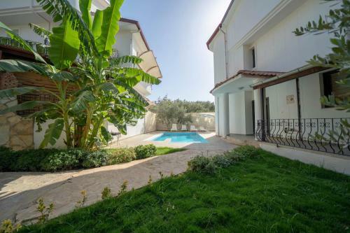 Villa Ayvaz 3 Tripleks