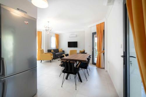 Villa Ayvaz 3 Tripleks