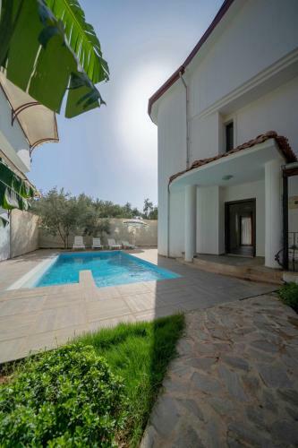 Villa Ayvaz 3 Tripleks