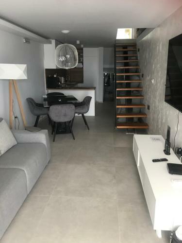 Lux Beach House M
