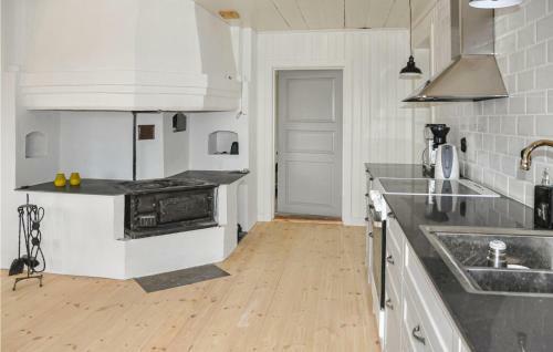 Stunning Home In �rj�ng With Wifi And 3 Bedrooms