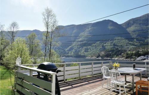 Four-bedroom Holiday Home In Eivindvik