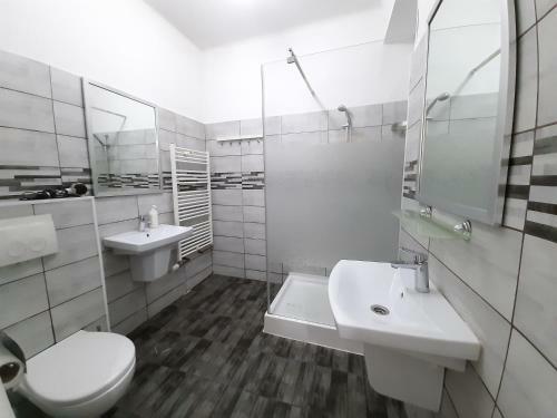 Four Rooms Apartment Central