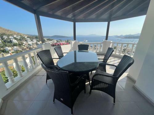 Villa Dublex House With Castle, Sea & Bodrum View 150 M2