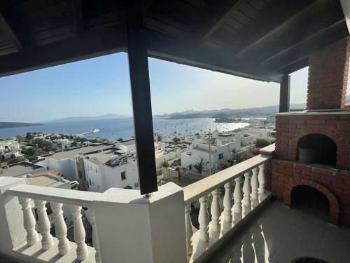 Villa Dublex House With Castle, Sea & Bodrum View 150 M2