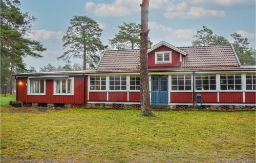 Nice Home In Borgholm With 5 Bedrooms