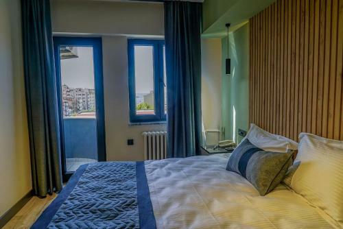 Leons Hotel