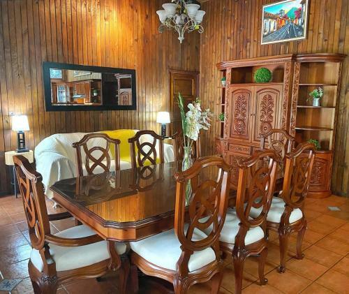 Luxury Villa / Free Parking / Garden