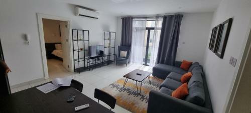 Apartamento Embassy Gardens Luxury Suites Cpg