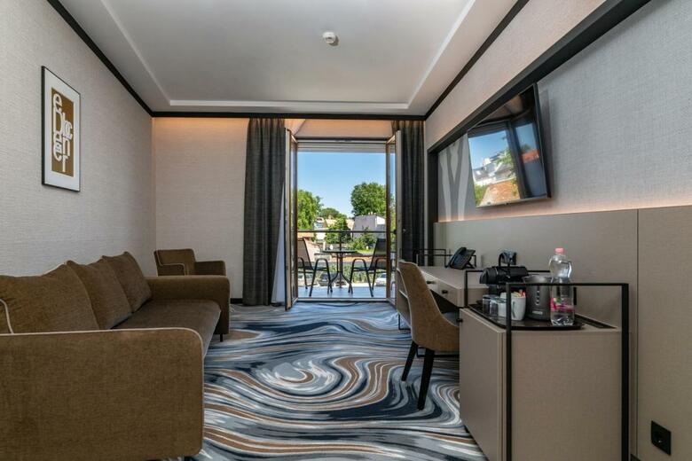 Hotel �bester