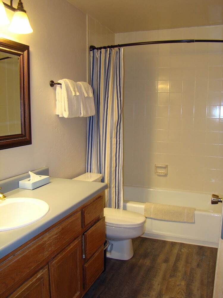 Aparthotel The Ferringway Resort Condominiums