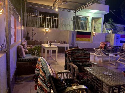 Hostal Oasis Guest House