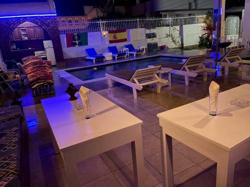 Hostal Oasis Guest House