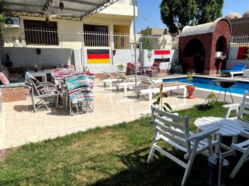 Hostal Oasis Guest House