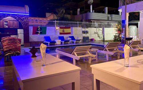 Hostal Oasis Guest House