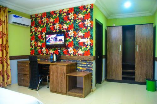 Brighton Hotels & Suites