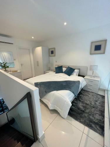 Apartamento Embassy Gardens Deluxe